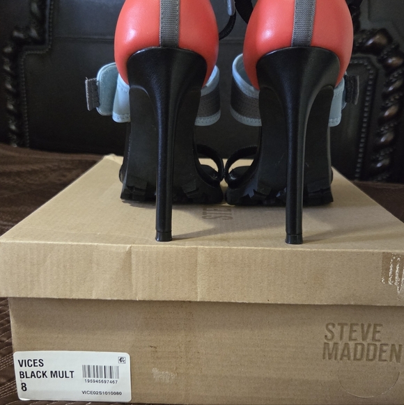 Steve Madden "Vices" Stilleto - Picture 8 of 10
